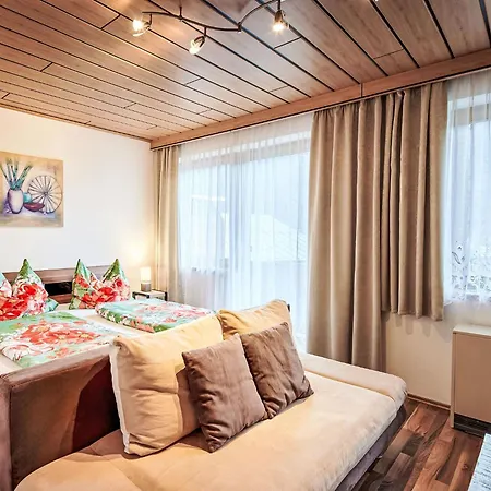 Nahe Den Skigebieten Und Ausgangspunkt Zu Sehenswuerdigkeiten By Interhome *